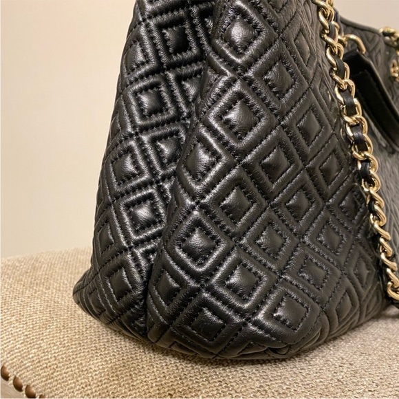 💯Tory Burch Marion Chain Slouchy Tote in Black - Picture 8 of 12